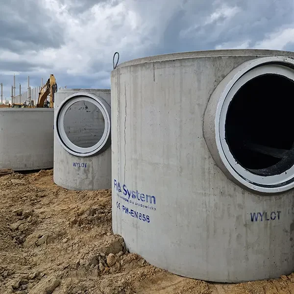 Lamelowy separator substancji ropopochodnych Flo System na placu budowy